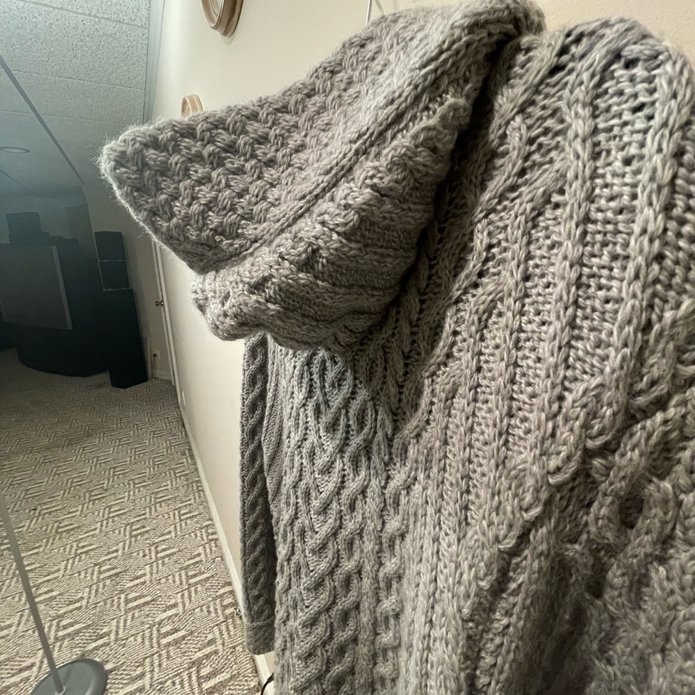 Aran Crafts % Wool Light Gray Cable Hooded Cardigan - Picture 4 of 14
